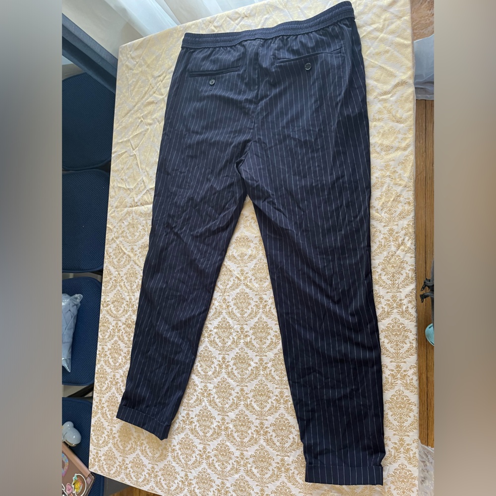 SIZE LARGE Black and White Pinstripe Men’s H&M Slim Fit Joggers